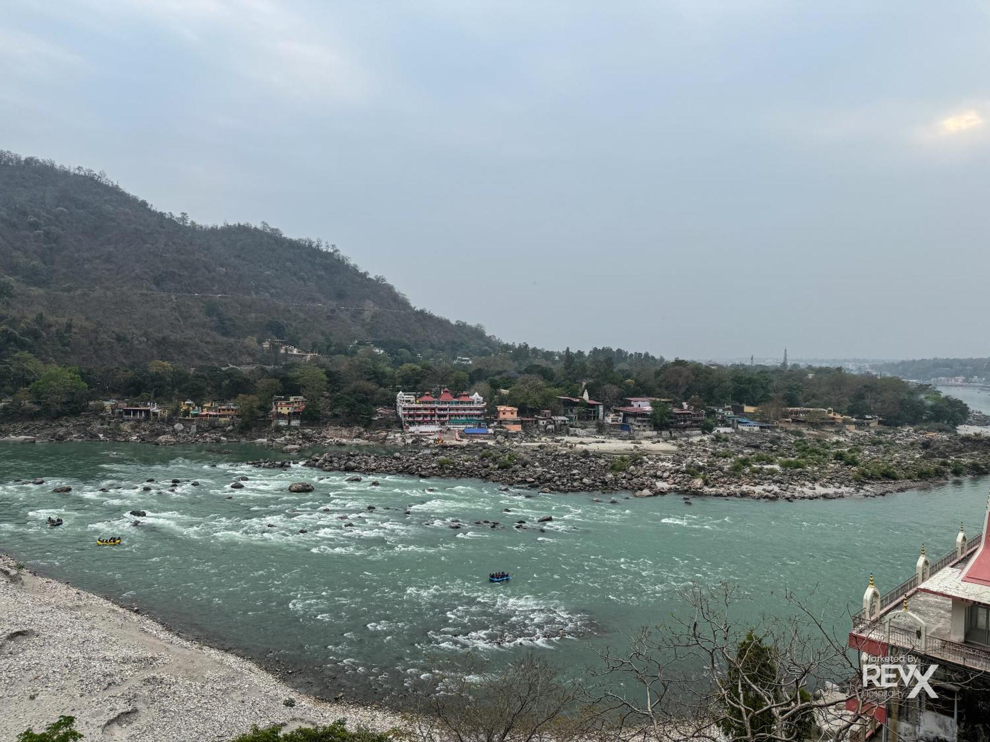 מלון רישיקש The Leisure Cave On The Ganges מראה חיצוני תמונה
