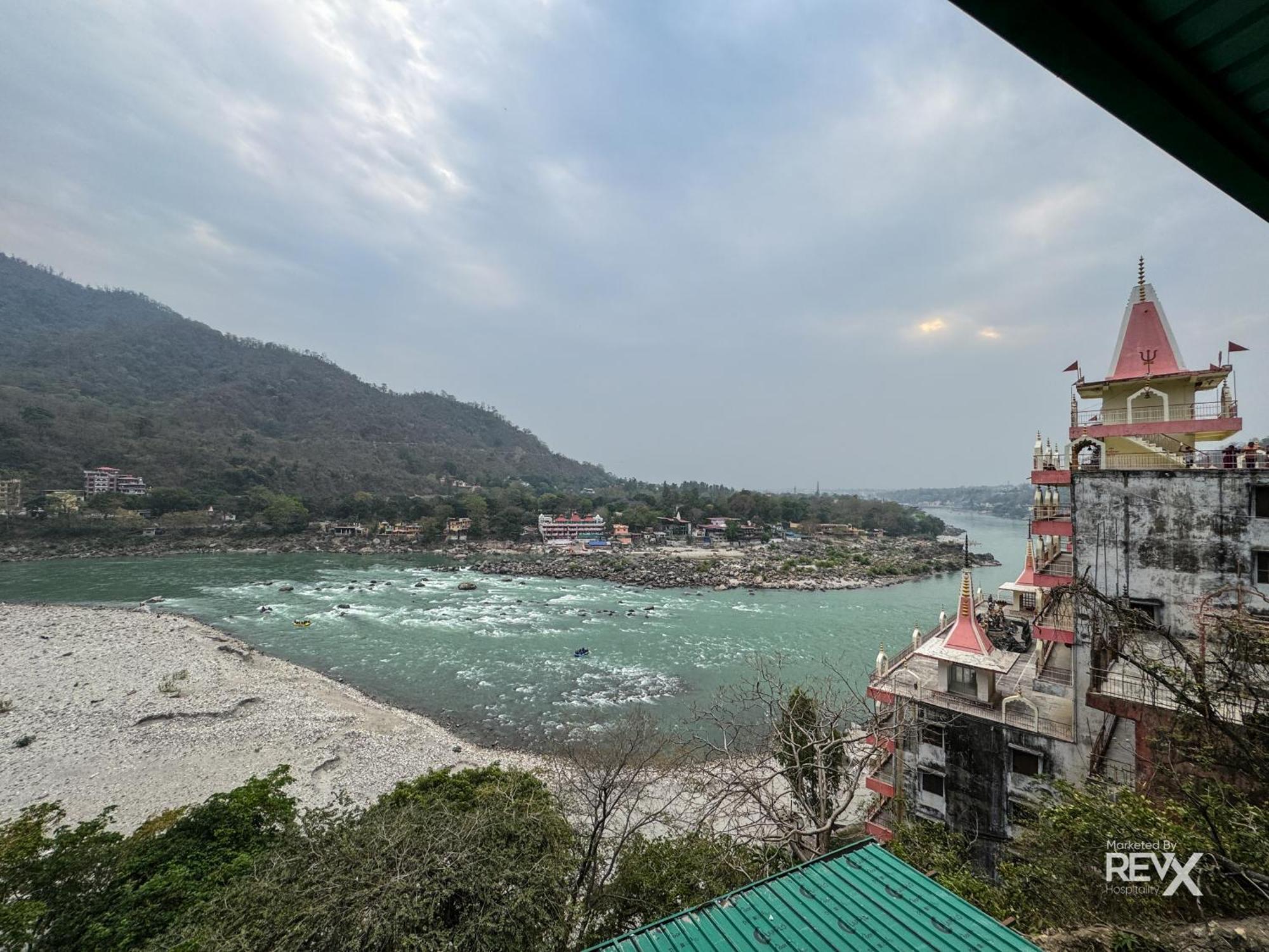 מלון רישיקש The Leisure Cave On The Ganges מראה חיצוני תמונה