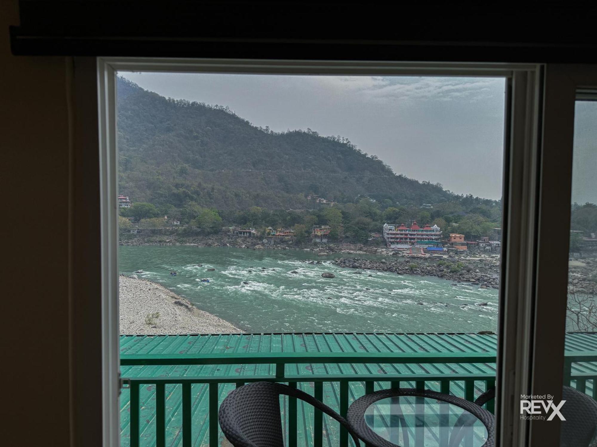 מלון רישיקש The Leisure Cave On The Ganges מראה חיצוני תמונה