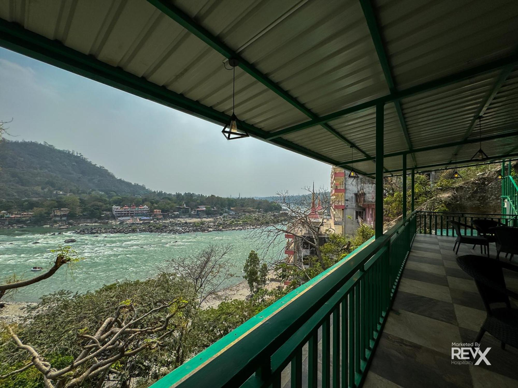 מלון רישיקש The Leisure Cave On The Ganges מראה חיצוני תמונה
