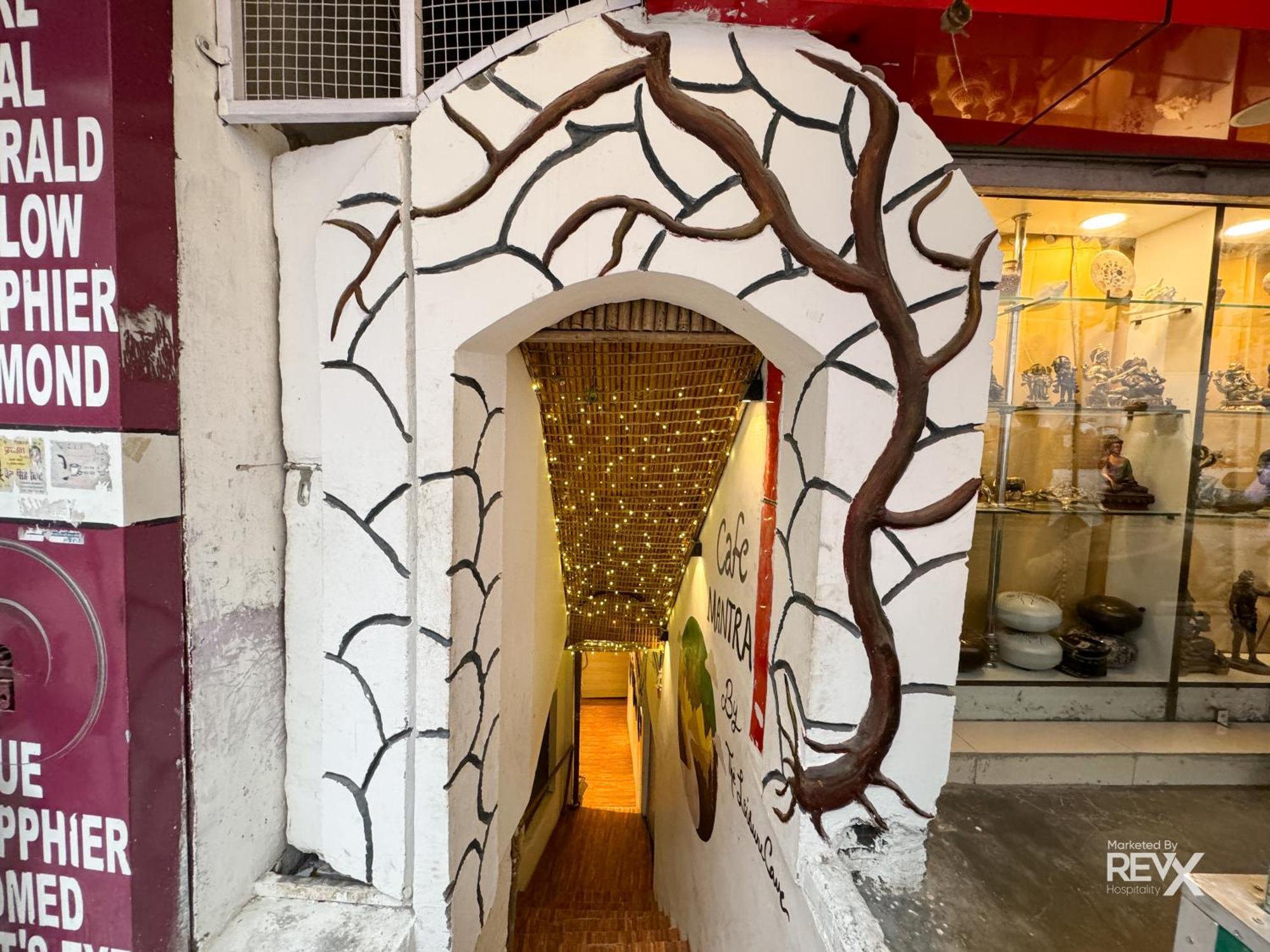 מלון רישיקש The Leisure Cave On The Ganges מראה חיצוני תמונה